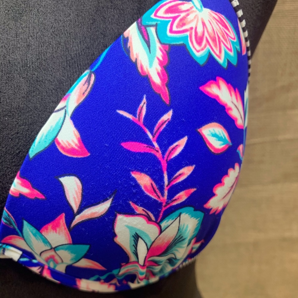Shade & Shore Floral Bikini Top - Picture 8 of 11